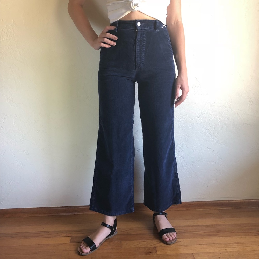 [SOLD on Depop! ] 70s Levi’s wide leg cargos - Picture 2 of 6